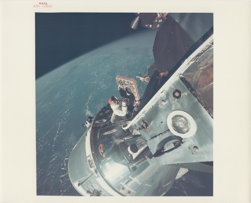 Illustration for article titled 17 Vintage NASA Photos of Exploration in the Space Age